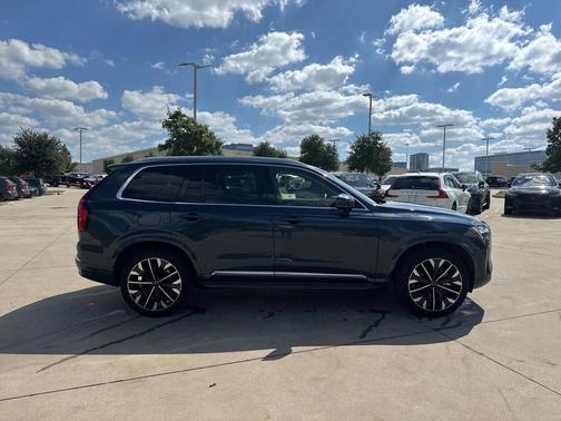 2025 Volvo XC90 B6 Plus 7-Seater