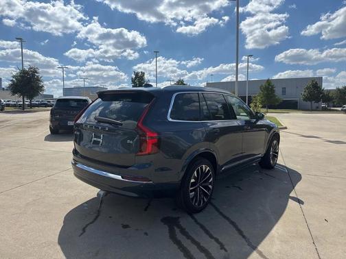 2025 Volvo XC90 B6 Plus 7-Seater