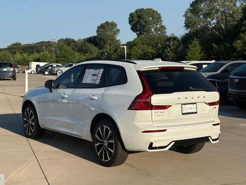 2025 Volvo XC60 B5 Plus