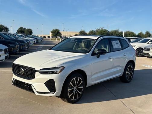 2025 Volvo XC60 B5 Plus