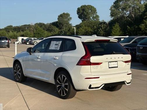 2025 Volvo XC60 B5 Plus