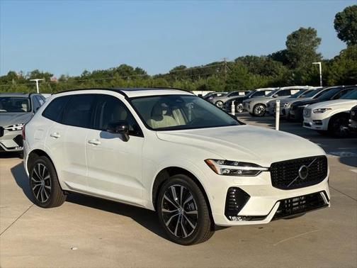 2025 Volvo XC60 B5 Plus
