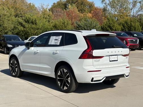 2026 Volvo XC60 B5 Plus