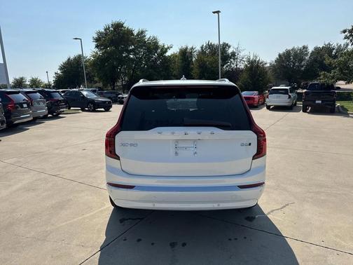 2025 Volvo XC90 B6 Plus 7-Seater