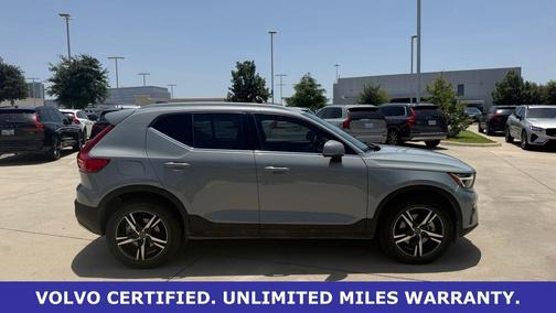 Vapour Gray Metallic 2025 Volvo XC40 B5 AWD