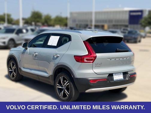 Vapour Gray Metallic 2025 Volvo XC40 B5 AWD