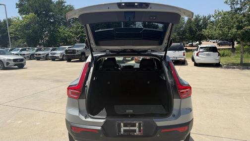 Vapour Gray 2025 Volvo XC40 B5 AWD