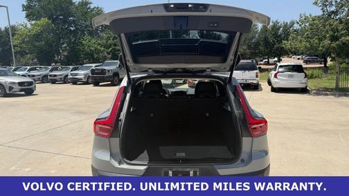 Vapour Gray Metallic 2025 Volvo XC40 B5 AWD