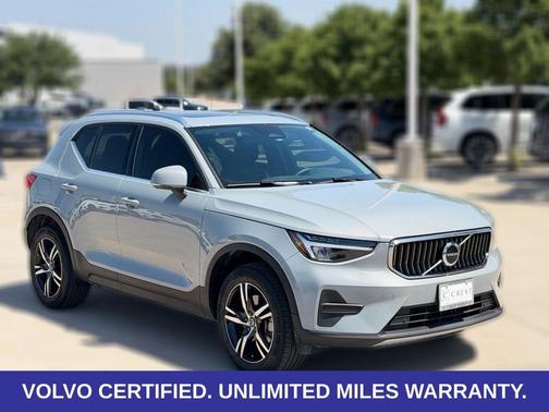 Vapour Gray Metallic 2025 Volvo XC40 B5 AWD