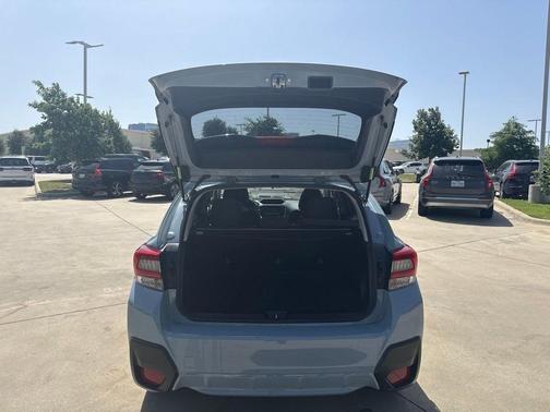 Vapour Gray 2025 Volvo XC40 B5 AWD