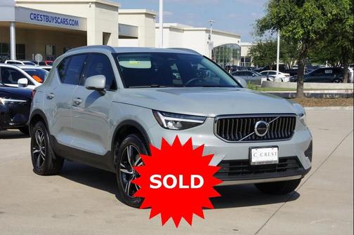 Vapour Gray Metallic 2025 Volvo XC40 B5 AWD