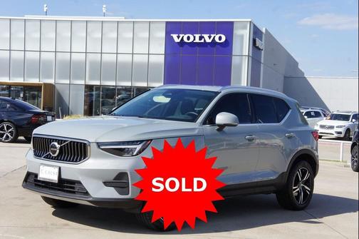 Vapour Gray Metallic 2025 Volvo XC40 B5 AWD