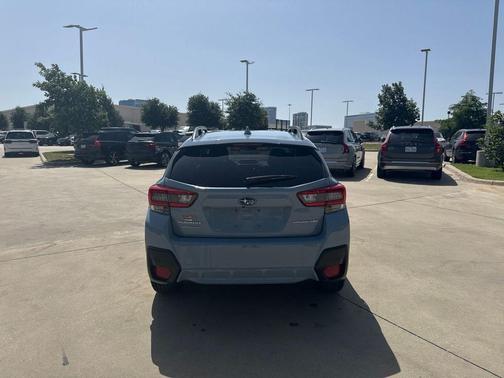 Vapour Gray 2025 Volvo XC40 B5 AWD