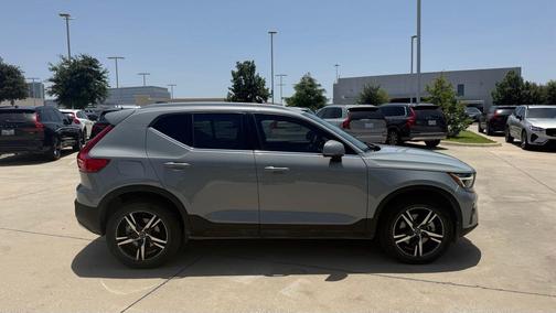 Vapour Gray 2025 Volvo XC40 B5 AWD