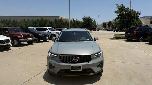 Vapour Gray 2025 Volvo XC40 B5 AWD