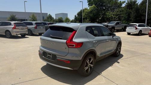 Vapour Gray 2025 Volvo XC40 B5 AWD