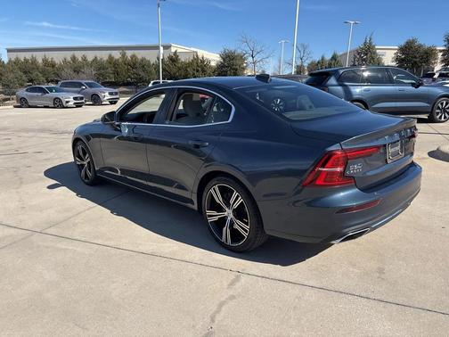2022 Volvo S60 T5