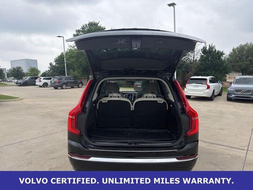Onyx Black Metallic 2023 Volvo XC90 B6 Plus 7-Seater