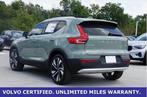 2025 Volvo XC40 B5 Plus Bright Theme