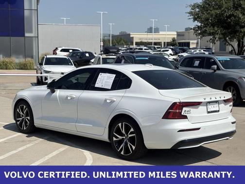 2024 Volvo S60 B5 Core Dark Theme
