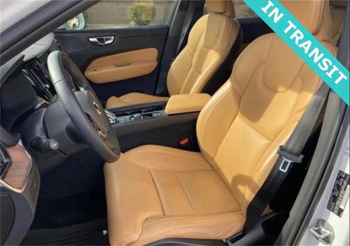 2023 Volvo XC60 B5 Ultimate Bright Theme