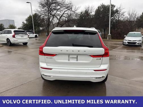 2023 Volvo XC60 B5 Ultimate Bright Theme