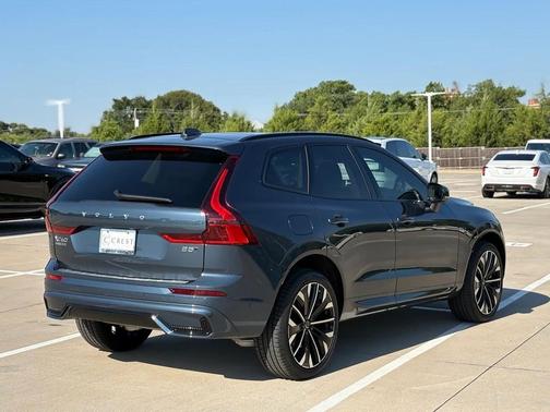 2026 Volvo XC60 B5 Ultra