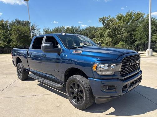 2024 RAM 2500 Big Horn Night Edition Level 2 Equipment