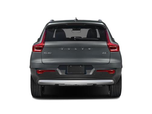 Crystal White 2026 Volvo XC40 B5 Core