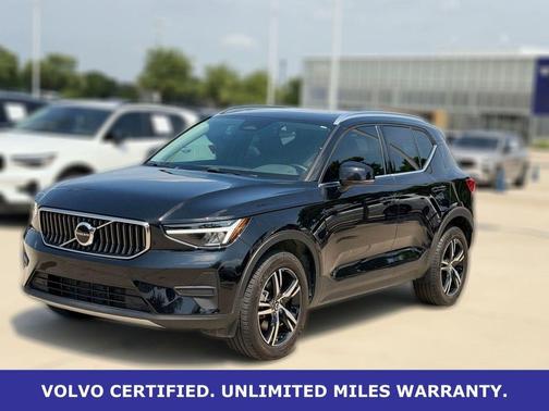 Onyx Black Metallic 2025 Volvo XC40 B5 AWD