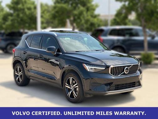 Onyx Black Metallic 2025 Volvo XC40 B5 AWD