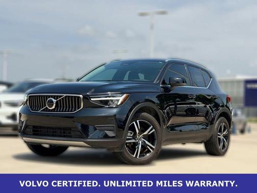 Onyx Black Metallic 2025 Volvo XC40 B5 AWD