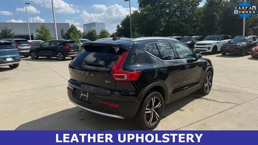 Onyx Black Metallic 2025 Volvo XC40 B5 AWD