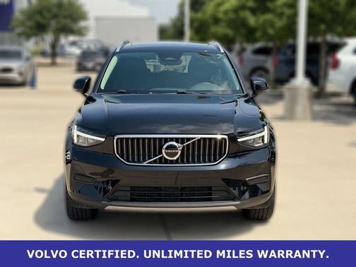 Onyx Black Metallic 2025 Volvo XC40 B5 AWD