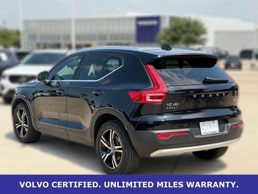 Onyx Black Metallic 2025 Volvo XC40 B5 AWD