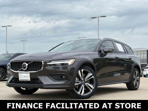 Platinum Gray Metallic 2025 Volvo V60 Cross Country B5 Plus