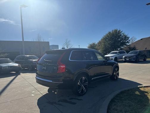 2023 Volvo XC60 B5 Plus Bright Theme