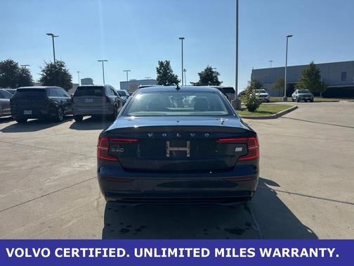 2024 Volvo S60 Recharge Plug-In Hybrid T8 Plus Dark Theme