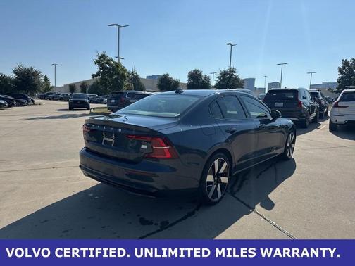 2024 Volvo S60 Recharge Plug-In Hybrid T8 Plus Dark Theme