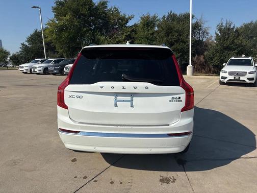 2024 Volvo XC90 B6 Plus Bright Theme