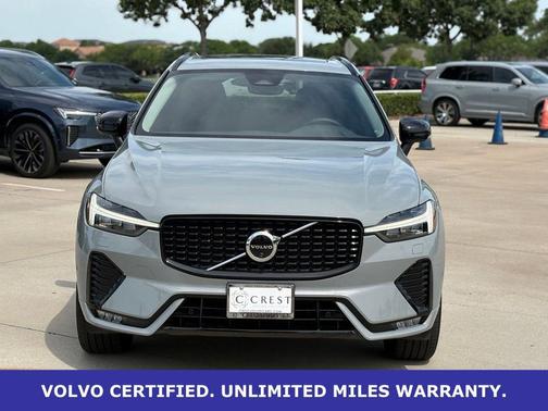 Vapour Gray Metallic 2024 Volvo XC60 B5 Plus Dark Theme