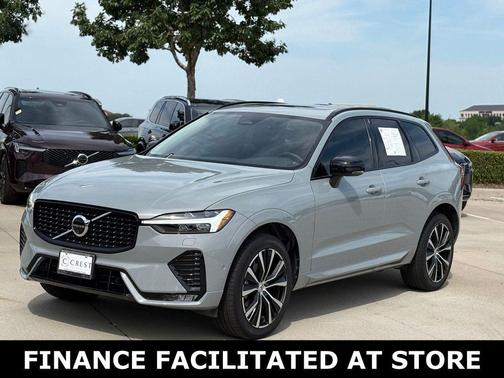 Vapour Gray Metallic 2024 Volvo XC60 B5 Plus Dark Theme
