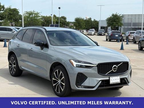 Vapour Gray Metallic 2024 Volvo XC60 B5 Plus Dark Theme