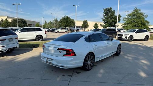 Crystal White 2023 Volvo S90 Ultimate