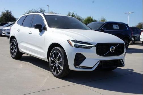 2025 Volvo XC60 B5 Plus
