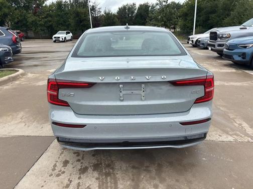 2025 Volvo S60 Plus Dark Theme