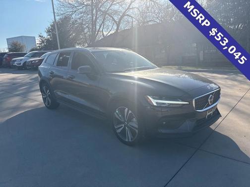 2025 Volvo V60 Cross Country B5 Plus