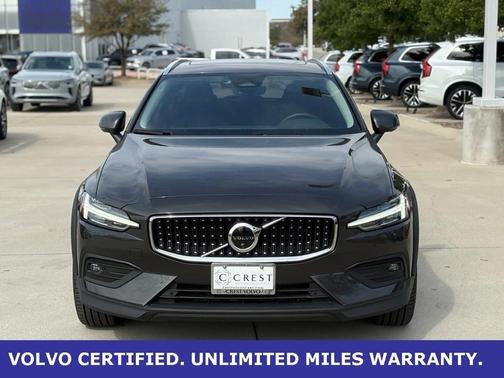 2025 Volvo V60 Cross Country B5 Plus