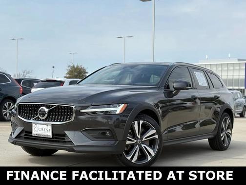 2025 Volvo V60 Cross Country B5 Plus