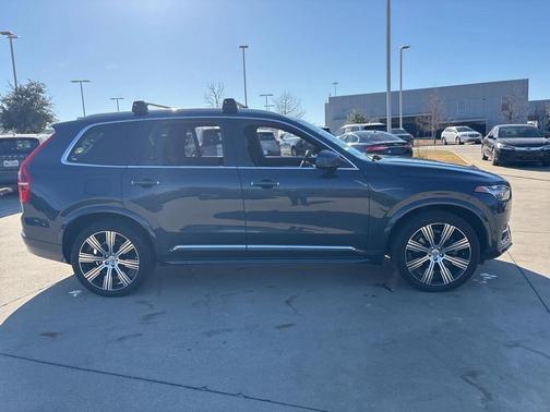 2022 Volvo XC90 T6 Inscription